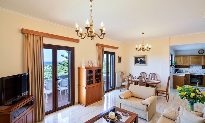 Maleme Condo | Dora's House - A sea view 3-bedroom luxury apartment