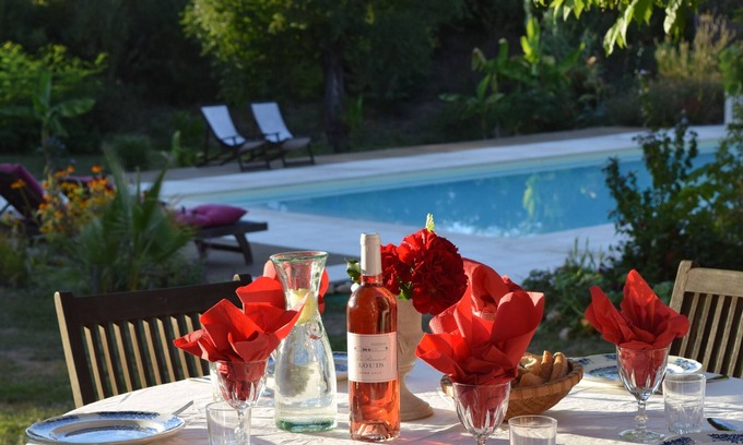 Saint-Medard-de-Mussidan House | Dordogne holiday home with 12m x 6m heated pool in a beautiful setting