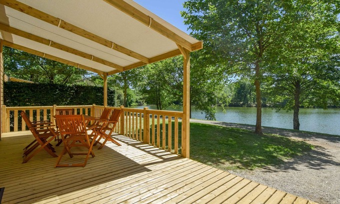 Saint-Medard-d'Excideuil Ski Chalet | Dordogne Chalet Near Forest