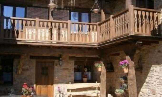 Canedo Cottage | Dorinda Cottage for 8 people