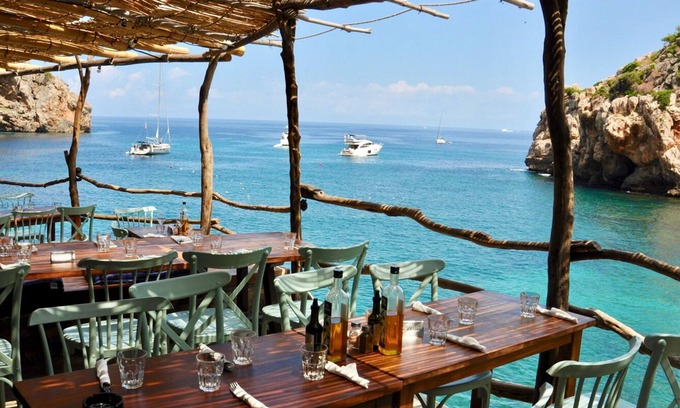 Colonia Sant Jordi Hostel | Doris