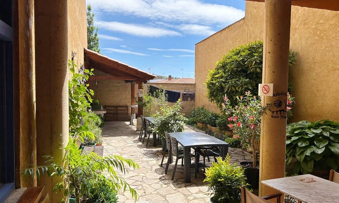 Hospital de Orbigo Hotel | DORMERO Albergue San Miguel