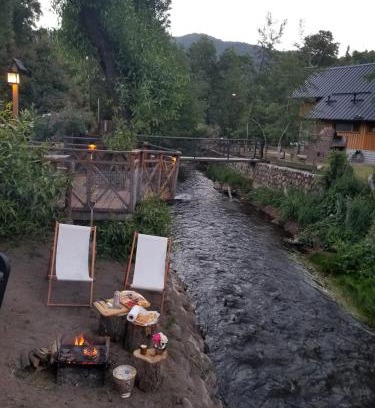 Lanin National Park Apartment | dormi junto al arroyo