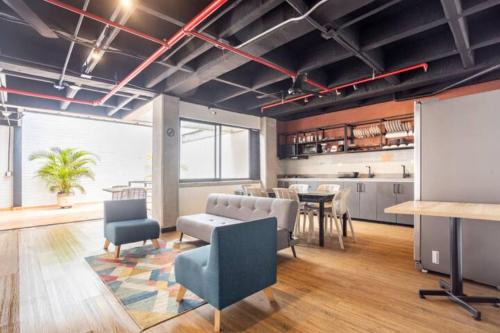 La Florida House | Dormitorios en Medellín con áreas comunes, Coworking - Be Together by Roots Rentals TOG HAB