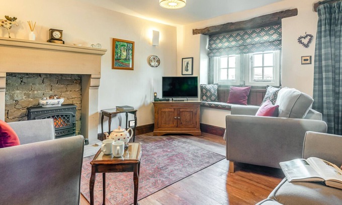 Foolow House | Dormy - Two Bedroom House, Sleeps 3