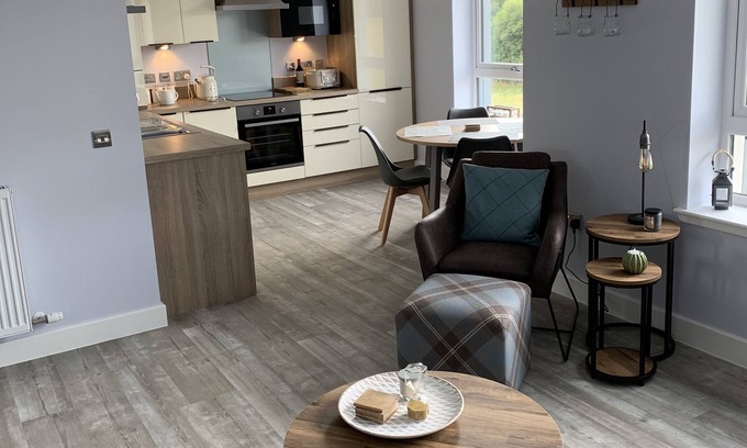 Dornoch Apartment | Dornoch NEW 2 Bedroom HIGH SPEC self contained Apartment (DORNOCH)