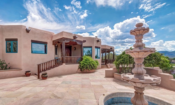 Santa Fe House | Dorthia Garden Retreat & Views