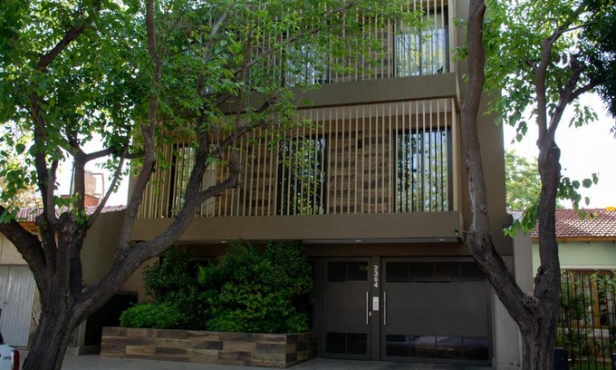 Mendoza City Center Apartment | Dos Deptos. para 4 y 6 personas. Agradables y Vistosos. c/Cocheras