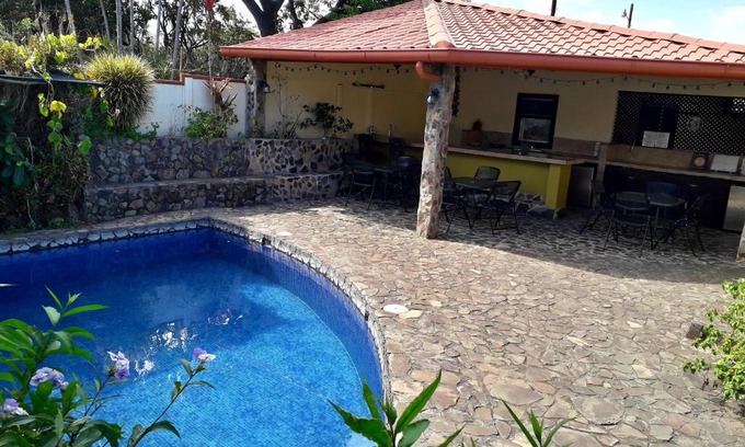 Cacique Bed & Breakfast | Dos Palmas Studio Apartments