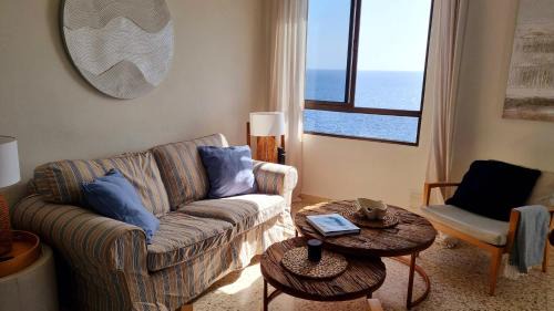 Los Abrigos Apartment | 'Dos Sirenas' Oceanfront Home