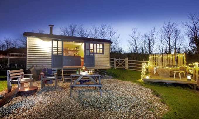 Fiddington Cabin | Dotty's Hut, Old Rectory House