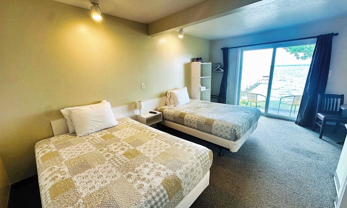 Lake City Apartment | Double Bed Room in Heart of Lake City