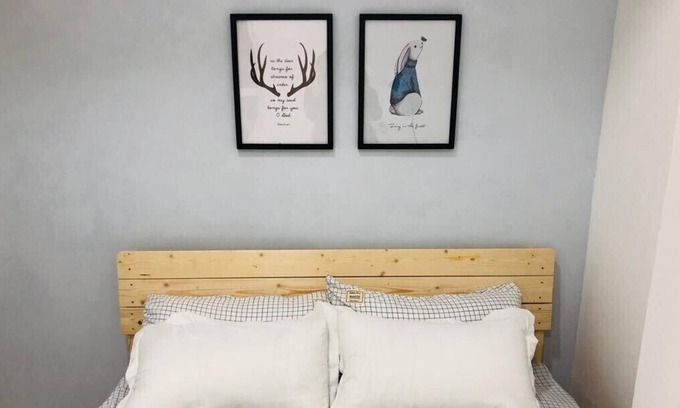 Gadong House | Double Bedroom with Shared Bathroom