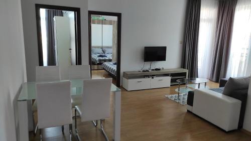 Tankovo Apartment | Double Cream Apartment