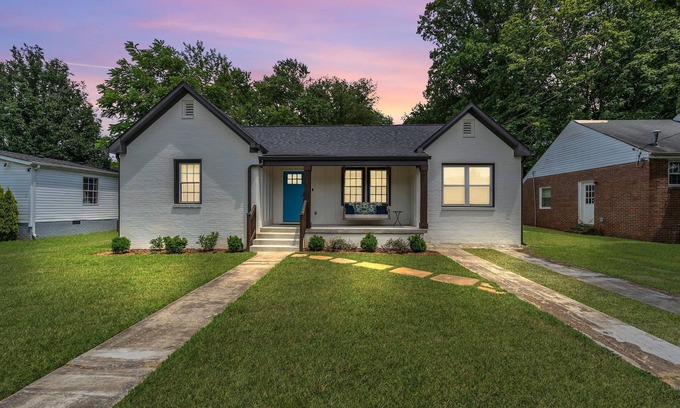 Murfreesboro House | Double Diamond Rentals- 4bdr near MTSU/City Square