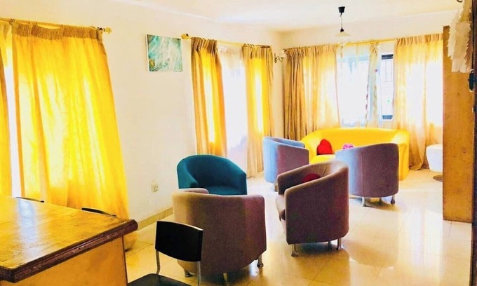 Freetown Bed & Breakfast | Double ensuit room, Excellence water system, Solar, generator, FREE WIFI, B&B