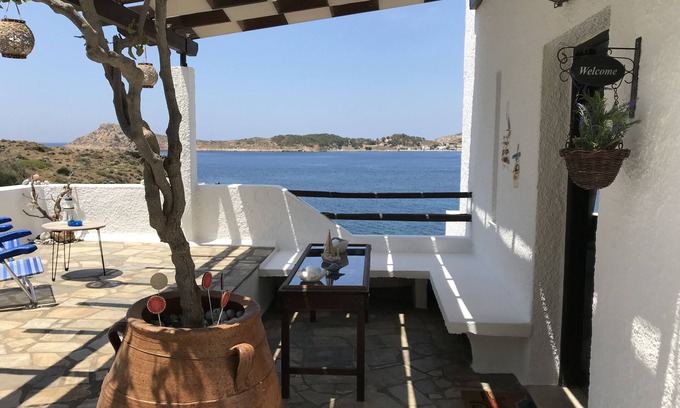Mirties House | Double Heart Villa Athina