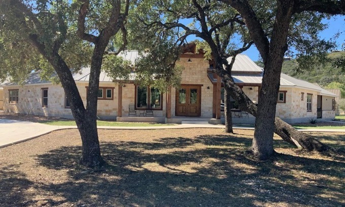 Concan House | Double L River House @ Frio Premier Rental Homes