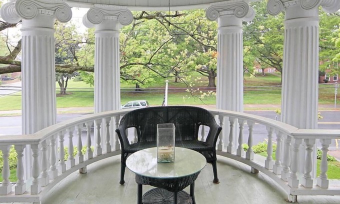 Westerwood Bed & Breakfast | Double Oaks Bed and Breakfast