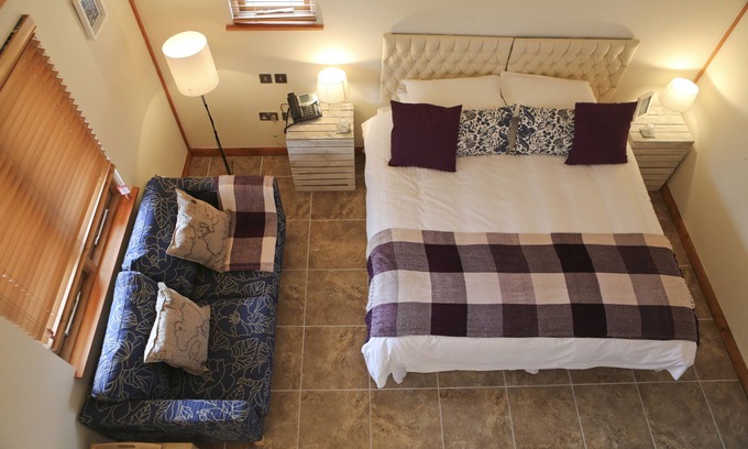 Cromer Hotel | Double or Twin-Superior-Ensuite-Orchard Room (Dbl/Tw)