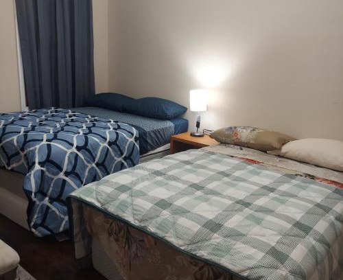 Jersey City House | Double queen room 6 minutes walk to Penn station NYC EWR