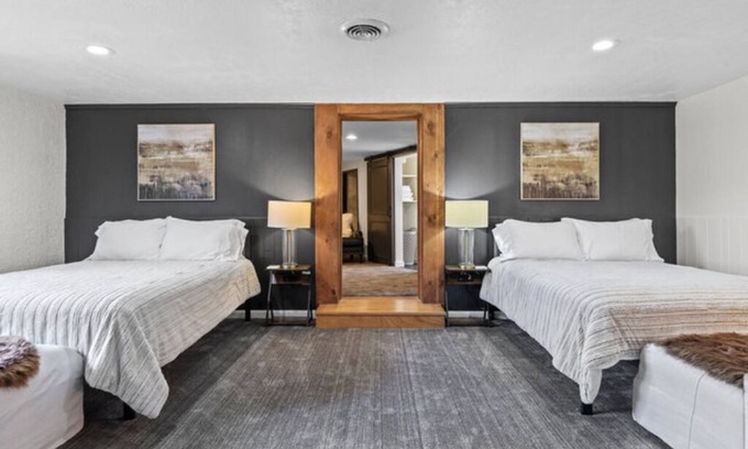 Rapid City Bed & Breakfast | Double Queen Suite 5 - Black Forest Inn Bed and Breakfast