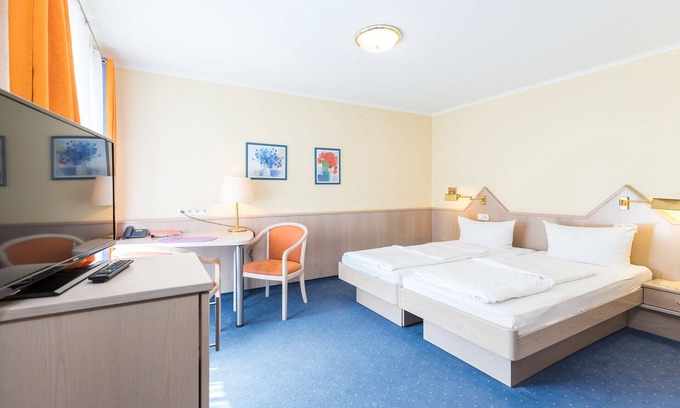 Gailingen Apartment | Double room 7 with shower and WC