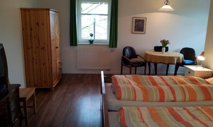 Fehmarn Apartment | Double room for 3 guests with 25m² in Fehmarn OT Mittelhof (13376)
