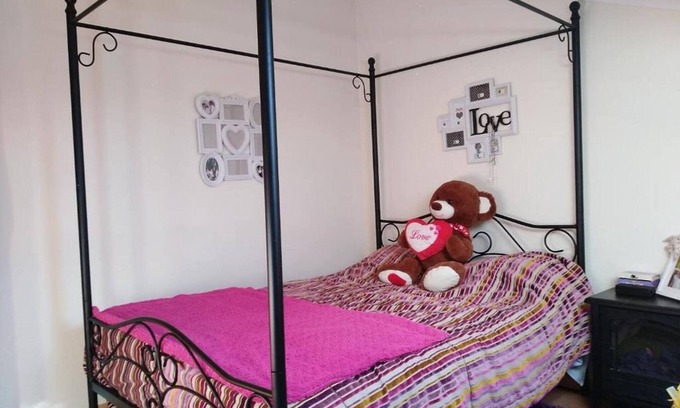 Albarraque Apartment | Double Room 2 In Albarraque, Sintra, Shared Bathroom