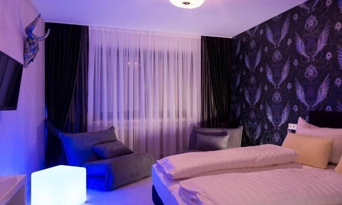 Ailingen Apartment | Double room, 20 sqm with private bathroom, max. 2 persons