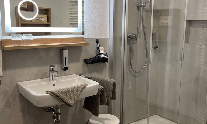 Wolf Cottage | Double room 9 - Gäste- und Weinhaus Haus Schatzgarten