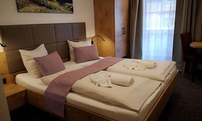 Aschau bei Kirchberg House | Double Room Mountain View with Balcony - Hotel Aschauer Hof