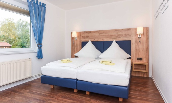 Altharlingersiel House | Double room B - Huus an't Deep in Altharlingersiel