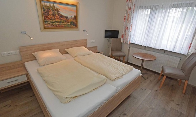 Waldbockelheim House | Double room B, shower/WC, 1 bedroom - Weinhaus Hehner-Kiltz