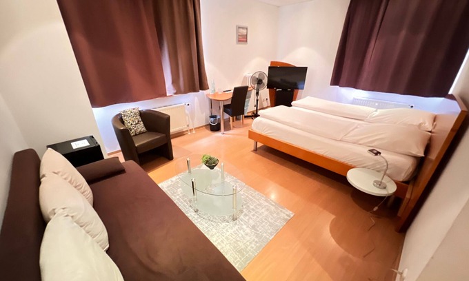 Dietzenbach House | Double room Business - Mainstreet Hotel