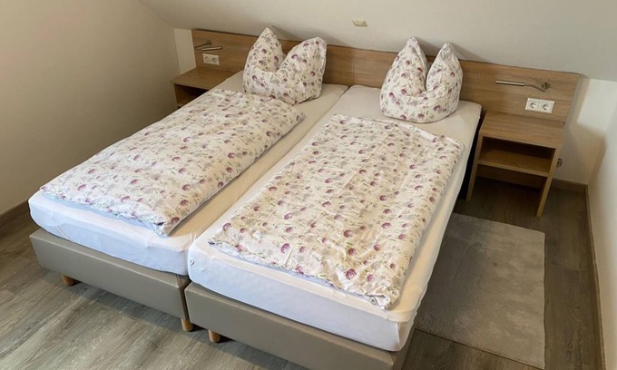 Herold House | Double room classic 3 (2nd floor) - Gasthof Dörsbachhöhe