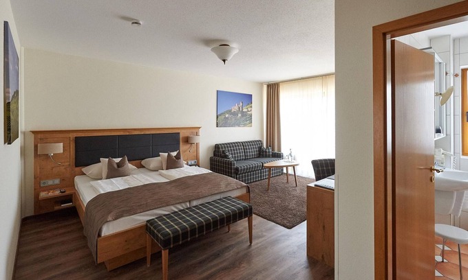 Mainz-Bingen House | Double room, shower or bath, WC - Fetzer's Landhotel