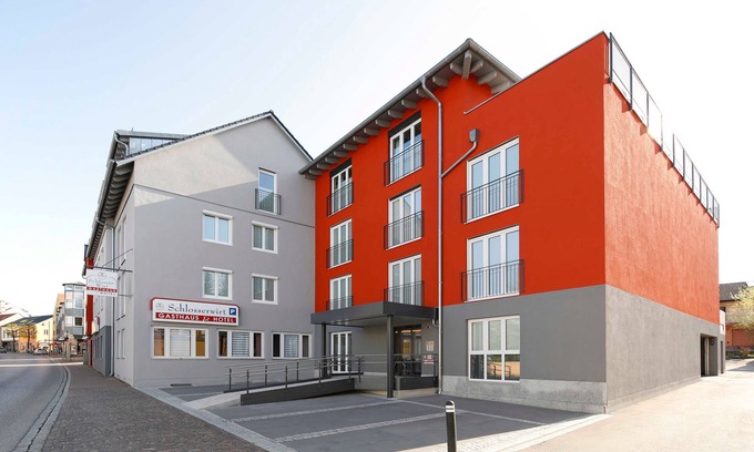 Mering Apartment | Double room - Hotel & Boarding House Schlosserwirt