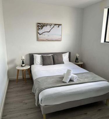 Guildford West House | Double Room in Guildford West - Near Parks & Eateries - Explore with Ease - Shared Bathroom