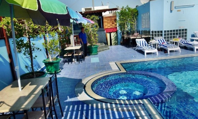 Al Muraqqabat House | Double Room Near Madina Supermarket By Luxury Bookings