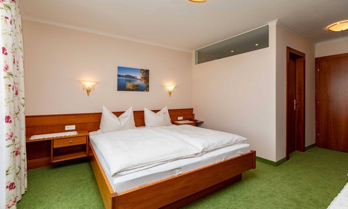 Sankt Lorenz Apartment | Double Room - Pension ANNA, Apartments & Comfort Rooms *