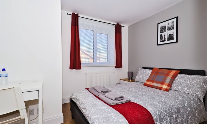 Woolwich Riverside House | Double Room Private Bathroom @ Harlinger Lodge