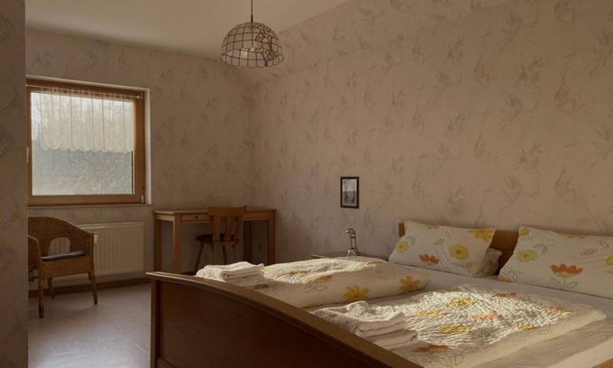 Morbach House | Double Room, Shower, Toilet - Gasthaus "Zur Post"