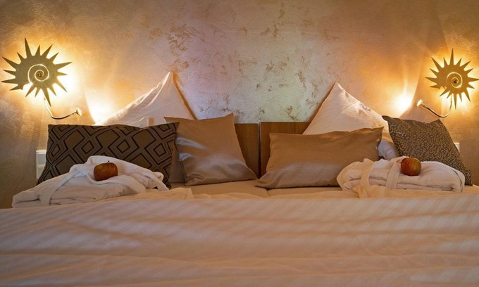 Meerfeld House | Double room "Sternengucker Sweet" shower/WC/balcony - NaturPurHotel Maarblick