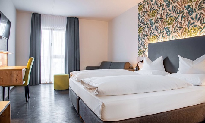 Merklingen Apartment | Double room "Superior Plus Room" with shower/WC