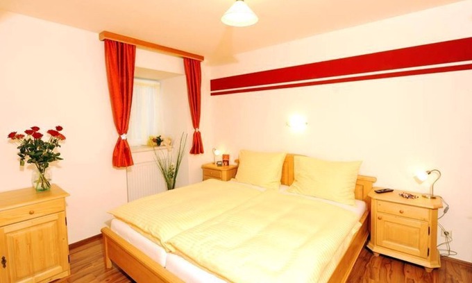 Aigen im Ennstal Bed & Breakfast | Double room with shower, WC, Standard - Kirchenwirt Aigen