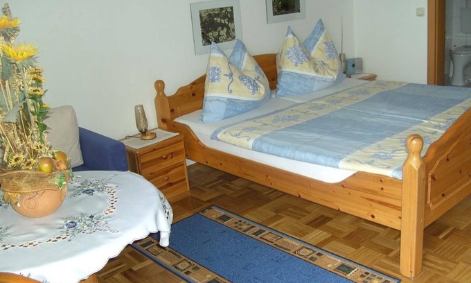 Straden Bed & Breakfast | Double room with balcony no. 3 - Gästehaus Stöckler