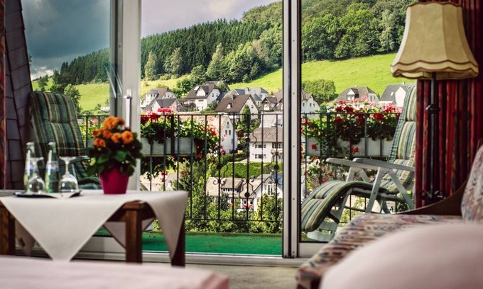 Grafschaft Apartment | Double room with balcony-Wilzenberg side
