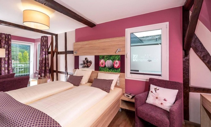 Senhals House | Double Room with Moselle View/Balcony - Hotel Weinhaus Halfenstube