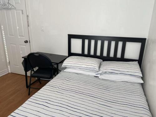 Palmerston House | Double Room with SHARED Bathroom 536B